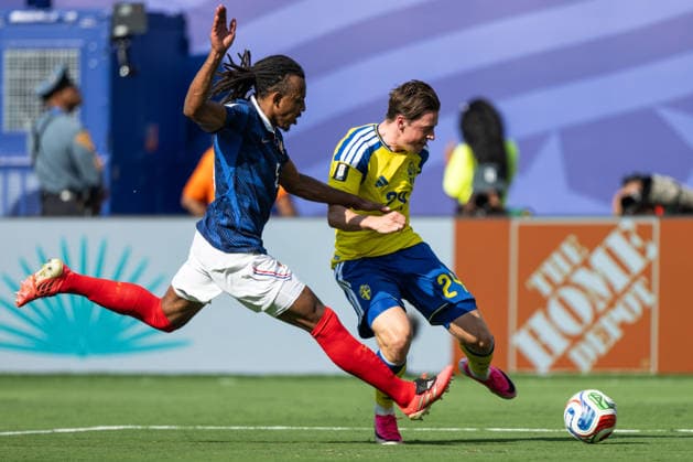 260630 Jules Kounde of France and Elliot Stroud of Sweden during the FIFA World Cup, WM, Weltmeisterschaft, Fussball 2026 round of 32 football match between France and Sweden on June 30, 2026 in New Jersey. Photo: Ludvig Thunman BILDBYRAN kod LT PA1270 fotboll football soccer fotball vm fotbolls-vm fotball-vm fotbolls-vm 2026 fifa world cup 2026 sverige sweden sverige a bbeng frankrike france round of 32 16-delsfinal *** June 30, 2026: Jules Koundé of France and Elliot Stroud of Sweden during the FIFA World Cup 2026 Round of 32 soccer match between France and Sweden on June 30, 2026 in New Jersey. Photo by Ludvig Thunman, BILDBYRAN, code LT PA1270. soccer, football, World Cup, 2026 FIFA World Cup, Sweden, Sweden A, BBENG, Francekrike france round of 32 round of 16  Copyright: LUDVIGxTHUNMAN BB260630LT065