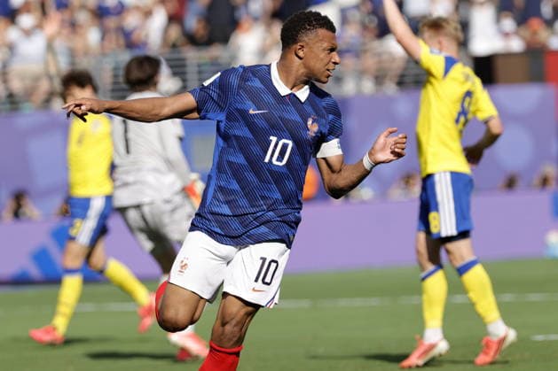FIFA World Cup, WM, Weltmeisterschaft, Fussball 2026 - Round of 32 - France vs Sweden Kylian Mbappe of France reacts after scoring a goal that was disallowed due to being offside during the FIFA World Cup 2026 Round of 32 match France against Sweden, in East Rutherford, New Jersey, USA, 30 June 2026. EAST RUTHERFORD United States  Copyright: xSHAWNxTHEWx