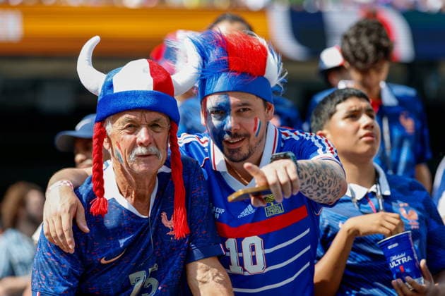 NEW YORK NEW JERSEY STADIUM EAST RUTHERFORD NEW JERSEY USA 30.06.2026 FIFA MISTRZOSTWA SWIATA 2026 W PILKA NOZNA W STANACH ZJEDNOCZONYCH MEKSYK I KANADA MECZ FAZA PUCHAROWA 1 16 FRANCJA I SZWECJA FIFA World Cup, WM, Weltmeisterschaft, Fussball 2026 Round of 32 match between France and Sweden at New York New Jersey Stadium on June 30, 2026 in East Rutherford, New Jersey, USA. N Z France fans KAMIL KRZACZYNSKI NEWSPIX.PL --- newspix.pl  KSK