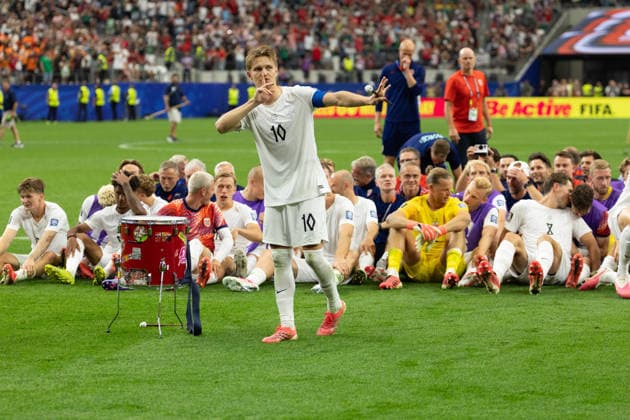 June 30, 2026, Arlington, Texas, USA: Norway midfielder MARTIN ODEGAARD (10) shushes the crowd after the 2026 FIFA World Cup, WM, Weltmeisterschaft, Fussball round of 32 match between Cote dÃ¢â‚¬â ¢ivoire and Norway at Dallas Stadium in Arlington, Texas. Norway defeated Cote dÃ¢â‚¬â ¢ivoire, 2-1. Arlington USA - ZUMAh193 20260630_zsp_h193_059 Copyright: xDanielxMcGregor-Huyerx
