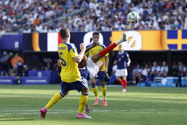 NEW JERSEY - Michael Olise of France shoots during the 2026 FIFA World Cup, WM, Weltmeisterschaft, Fussball round of 32 match between France and Sweden at Boston Stadium on June 30, 2026, in Foxborough, United States. MAURICE VAN STEEN ANP FIFA World Cup 2026 - round of 32 2026 xVIxANPxSportx xMauricexvanxSteenxIVx 562485172 originalFilename: 562485172.jpg