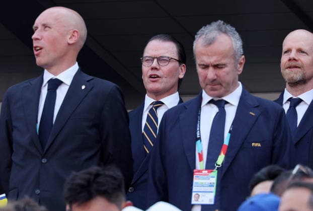 2026 World Cup - France v Sweden Prince Daniel (C), husband of Crown Princess Victoria during the 2026 FIFA World Cup, WM, Weltmeisterschaft, Fussball round of 32 football match between France and Sweden at New York New Jersey Stadium on June 30, 2026 in East Rutherford, New Jersey. Photo by Charles Guerin ABACAPRESS.COM East Rutherford New Jersey United States  Copyright: xGuerinxCharles ABACAx