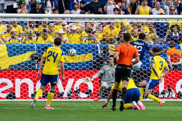 260630 Goalkeeper Jacob Widell Zetterström of Sweden concedes 2-0 during the FIFA World Cup, WM, Weltmeisterschaft, Fussball 2026 round of 32 football match between France and Sweden on June 30, 2026 in New Jersey. Photo: Petter Arvidson BILDBYRAN kod PA PA1270 fotboll football soccer fotball vm fotbolls-vm fotball-vm fotbolls-vm 2026 fifa world cup 2026 sverige sweden sverige a bbeng frankrike france round of 32 16-delsfinal *** June 30, 2026: Goalkeeper Jacob Widell Zetterström of Sweden concedes a 2-0 goal during the FIFA World Cup 2026 Round of 32 soccer match between France and Sweden on June 30, 2026 in New Jersey. Photo by Petter Arvidson, BILDBYRAN, code PA PA1270. soccer, football, World Cup, 2026 FIFA World Cup, Sweden, Sweden A, BBENG, Francekrike france round of 32 round of 16  Copyright: PETTERxARVIDSON BB260630PA187
