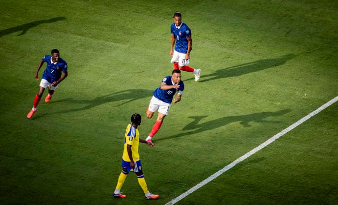 New York New Jersey, USA 30th Jun 2026. Goal celebration: Kylian Mbappe (FRA) Ousmane Dembele (FRA) Michael Olise (FRA) France - Sweden World Cup Frankreich - Schweden 30.06.2026 *** New York, New Jersey, USA, June 30, 2026 Goal celebration: Kylian Mbappé (FRA), Ousmane Dembélé (FRA), Michael Olise (FRA) France vs. Sweden World Cup France vs. Sweden June 30, 2026