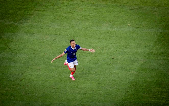 New York New Jersey, USA 30th Jun 2026. Goal celebration: Kylian Mbappe (FRA) France - Sweden World Cup Frankreich - Schweden 30.06.2026 *** New York, New Jersey, USA, June 30, 2026; Goal celebration by Kylian Mbappé (FRA); France vs. Sweden; World Cup; France vs. Sweden; June 30, 2026