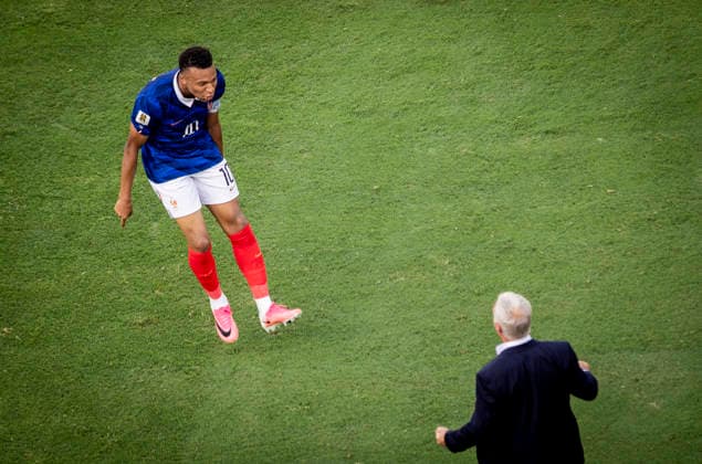 New York New Jersey, USA 30th Jun 2026. Goal celebration: Kylian Mbappe (FRA) Trainer Didier Deschamps (FRA) France - Sweden World Cup Frankreich - Schweden 30.06.2026 *** New York, New Jersey, USA, June 30, 2026 Goal celebration Kylian Mbappé (FRA) Coach Didier Deschamps (FRA) France vs. Sweden World Cup France vs. Sweden June 30, 2026