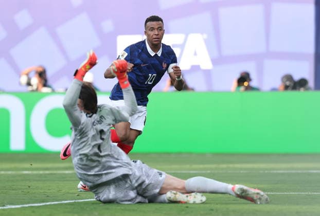FIFA World Cup, WM, Weltmeisterschaft, Fussball 2026 - Round of 32 - France vs Sweden Kylian Mbappe of France scores his second goal during the FIFA World Cup 2026 Round of 32 match France against Sweden, in New Jersey, USA, 30 June 2026. EAST RUTHERFORD United States  Copyright: xSARAHxYENESELx