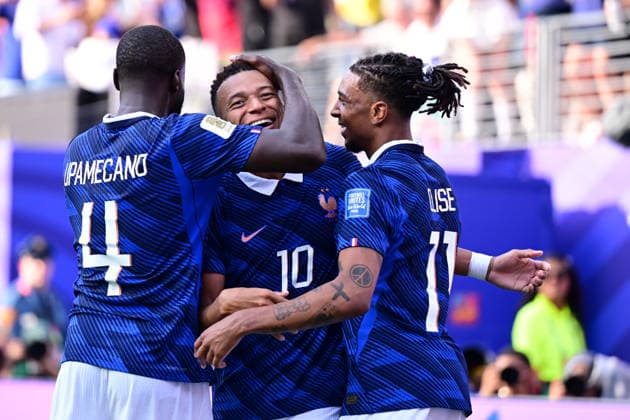 France v Sweden - FIFA World Cup, WM, Weltmeisterschaft, Fussball 2026 - Round of 32 NEW JERSEY, USA - JUNE 30: Kylian Mbappe of France celebrates with his teammates after scoring a goal during the 2026 FIFA World Cup Round of 32 match between France and Sweden at New Jersey Stadium (MetLife Stadium) in East Rutherford, New Jersey, USA, on June 30, 2026. Abdulhamid Hosbas Anadolu New Jersey United States. Editorial use only. Please get in touch for any other usage.  Copyright: x2026xAnadoluxAbdulhamidxHosbasx