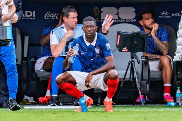 FIFA Fussball Weltmeisterschaft 2026, Sechszehntelfinale, Frankreich vs. Schweden, 30.06.2026, New Jersey Stadium Hydration Break Trinkpause Didier Deschamps Kylian Mbappe Michael Olise Ousmane Dembele *** 2026 FIFA World Cup, Round of 32, France vs. Sweden, June 30, 2026, New Jersey Stadium, Hydration Break, Didier Deschamps, Kylian Mbappé, Michael Olise, Ousmane Dembélé Copyright: xBahhoxKarax