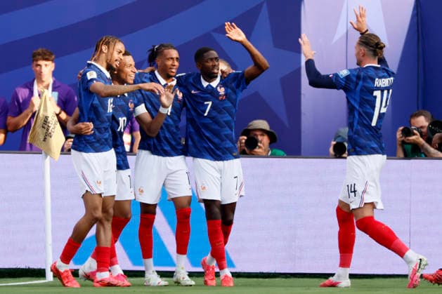 France v Sweden: Round Of 32 - FIFA World Cup, WM, Weltmeisterschaft, Fussball 2026 Bradley Barcola, Kylian Mbappe, Michael Olise, Ousmane Dembele and Adrien Rabiot of France celebrate 3rd goal during the FIFA World Cup 2026 Round Of 32 match between France and Sweden at New York New Jersey Stadium on June 30, 2026 in East Rutherford, New Jersey. East Rutherford New York New Jersey Stadium NJ United States Copyright: xAllstarxPicturexLibraryxLtdx