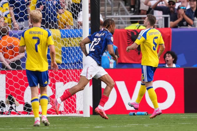 June 30, 2026, East Rutherford, New Jersey, United States: Bradley Barcola of France celebrates after scoring his team s second goal during the FIFA World Cup, WM, Weltmeisterschaft, Fussball 2026 Round Of 32 match between France and Sweden at New York New Jersey Stadium on June 30, 2026 in East Rutherford, New Jersey. France V Sweden: Round Of 32 - FIFA World Cup 2026  - ZUMAa181 20260630_zaa_a181_167 Copyright: xJosexBretonx