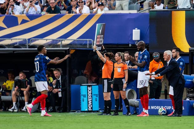 260630 Kylian Mbappe and head coach Didier Claude Deschamps of France during the FIFA World Cup, WM, Weltmeisterschaft, Fussball 2026 round of 32 football match between France and Sweden on June 30, 2026 in New Jersey. Photo: Petter Arvidson BILDBYRAN kod PA PA1270 fotboll football soccer fotball vm fotbolls-vm fotball-vm fotbolls-vm 2026 fifa world cup 2026 sverige sweden sverige a bbeng frankrike france round of 32 16-delsfinal *** 260630 Kylian Mbappé and head coach Didier Claude Deschamps of France during the FIFA World Cup 2026 Round of 32 soccer match between France and Sweden on June 30, 2026 in New Jersey. Photo by Petter Arvidson, BILDBYRAN, code PA PA1270. soccer, football, World Cup, 2026 FIFA World Cup, Sweden, France, Round of 32, 16, semifinalskrike france round of 32 round of 16  Copyright: PETTERxARVIDSON BB260630PA226