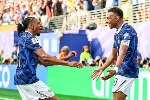 RECORD DATE NOT STATED FIFA World Cup, WM, Weltmeisterschaft, Fussball 2026 - Round of 32 - France v Sweden Kylian Mbappe player of France celebrates his goal with Michael Olise during the FIFA World Cup 2026 Round of 32 match between France and Sweden at New York New Jersey Stadium, in East Rutherford, United States, on Tuesday, June 30, 2026.(Foto: William Volcov Brazil Photo Press IMAGO) Sports East Rutherford NJ United States of America Copyright: xWILLIAMxVOLCOVx