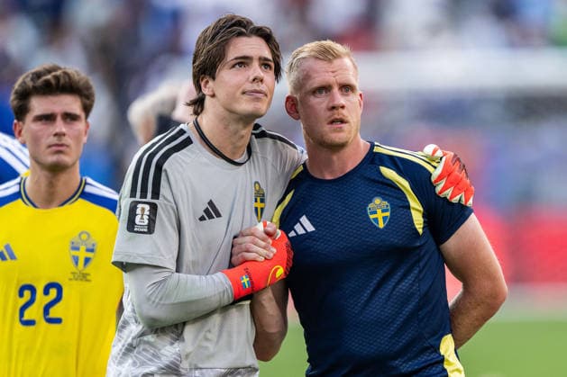 260630 Goalkeeper Jacob Widell Zetterström and goalkeeper coach Linus Kandolin of Sweden look dejected after the FIFA World Cup, WM, Weltmeisterschaft, Fussball 2026 round of 32 football match between France and Sweden on June 30, 2026 in New Jersey. Photo: Ludvig Thunman BILDBYRAN kod LT PA1270 fotboll football soccer fotball vm fotbolls-vm fotball-vm fotbolls-vm 2026 fifa world cup 2026 sverige sweden sverige a bbeng frankrike france round of 32 16-delsfinal *** June 30, 2026: Goalkeeper Jacob Widell Zetterström and goalkeeper coach Linus Kandolin of Sweden look dejected after the FIFA World Cup 2026 Round of 32 soccer match between France and Sweden on June 30, 2026 in New Jersey. Photo by Ludvig Thunman, BILDBYRAN, code LT PA1270. soccer, football, World Cup, 2026 FIFA World Cup, Sweden, Sweden national team, Francekrike france round of 32 round of 16  Copyright: LUDVIGxTHUNMAN BB260630LT115