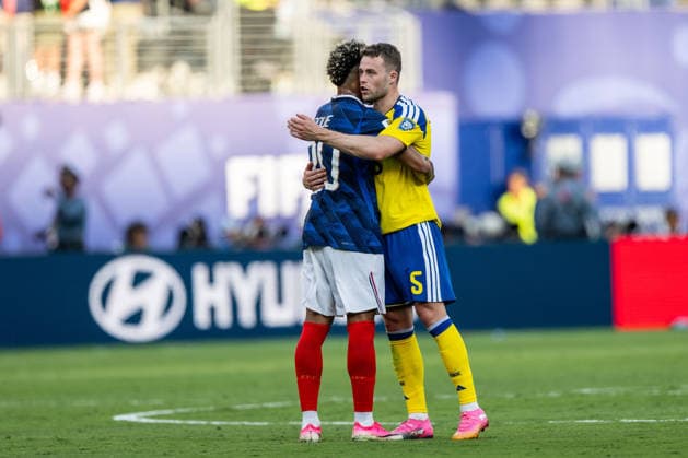260630 Gabriel Gudmundsson of Sweden and Desire Doue of France after the FIFA World Cup, WM, Weltmeisterschaft, Fussball 2026 round of 32 football match between France and Sweden on June 30, 2026 in New Jersey. Photo: Ludvig Thunman BILDBYRAN kod LT PA1270 fotboll football soccer fotball vm fotbolls-vm fotball-vm fotbolls-vm 2026 fifa world cup 2026 sverige sweden sverige a bbeng frankrike france round of 32 16-delsfinal depp *** June 30, 2026: Gabriel Gudmundsson of Sweden and Desire Doue of France after the 2026 FIFA World Cup Round of 32 soccer match between France and Sweden on June 30, 2026 in New Jersey. Photo by Ludvig Thunman. BILDBYRAN code LT PA1270 soccer football fotball World Cup soccer World Cup 2026 FIFA World Cup 2026 Sweden Sweden A BBENG Francekrike france round of 32 16th-final depp  Copyright: LUDVIGxTHUNMAN BB260630LT124