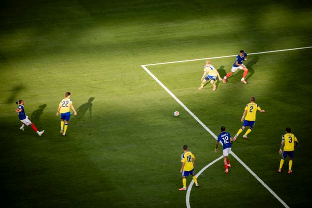 New York New Jersey, USA 30th Jun 2026. Michael Olise (FRA) provides the assist for the goal scored by Kylian Mbappe (FRA) for 3:0 France - Sweden World Cup Frankreich - Schweden 30.06.2026 *** New York, New Jersey, USA, June 30, 2026: Michael Olise (FRA) sets up the goal scored by Kylian Mbappé (FRA), making the score 3–0 in the World Cup match between France and Sweden. France vs. Sweden, June 30, 2026