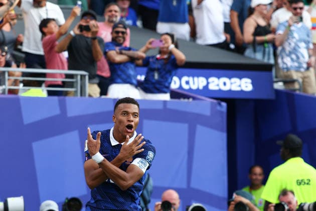 FIFA World Cup, WM, Weltmeisterschaft, Fussball 2026: France v Sweden NEW JERSEY, USA - 30th June 2026: Kylian Mbappe of France celebrates scoring his side s third goal during the FIFA World Cup 2026 Round of 32 match between France and Sweden at New York New Jersey Stadium New York New York New Jersey Stadium United States of America Copyright: xCraigxMercerx xPeakxActionxPhotosx