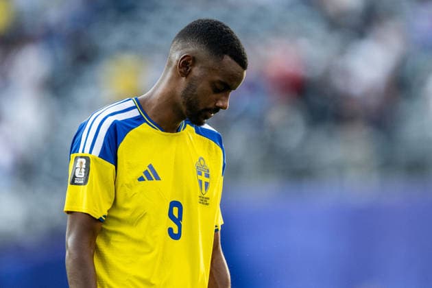 260630 Alexander Isak of Sweden looks dejected after the FIFA World Cup, WM, Weltmeisterschaft, Fussball 2026 round of 32 football match between France and Sweden on June 30, 2026 in New Jersey. Photo: Ludvig Thunman BILDBYRAN kod LT PA1270 fotboll football soccer fotball vm fotbolls-vm fotball-vm fotbolls-vm 2026 fifa world cup 2026 sverige sweden sverige a bbeng frankrike france round of 32 16-delsfinal depp *** June 30, 2026: Alexander Isak of Sweden looks dejected after the 2026 FIFA World Cup Round of 32 soccer match between France and Sweden on June 30, 2026 in New Jersey. Photo by Ludvig Thunman, BILDBYRAN. Code: LT PA1270. soccer, football, soccer, World Cup, soccer World Cup, soccer World Cup, soccer World Cup 2026, FIFA World Cup 2026, Sweden, Sweden, Sweden A, BBENG, Francekrike france round of 32 16th-final depp  Copyright: LUDVIGxTHUNMAN BB260630LT128