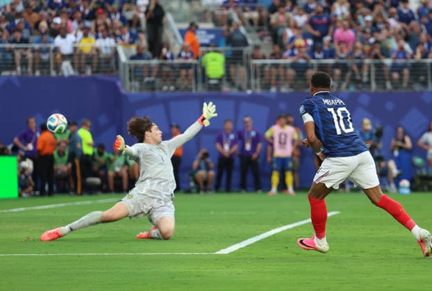 June 30, 2026, East Rutherford, New Jersey, USA: France forward Kylian Mbappe (10) scores a goal in the second half during the June 30th FIFA World Cup, WM, Weltmeisterschaft, Fussball 2026 matchup between France and Sweden at MetLife Stadium in East Rutherford, New Jersey. FIFA World Cup 2026: France : Sweden  - ZUMAs325 20260630_zsp_s325_011 Copyright: xJessxStilesx