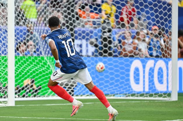Kylian Mbappe of France shoots for goal during the FIFA Men’s World Cup 2026 round of 32 football match between France and Sweden at New York New Jersey Stadium, in East Rutherford on June 30th 2026 (Photo by Andre Ricardo SPP)  Copyright: xAndrexRicardo SPPx Sportspressphoto_SPR181479
