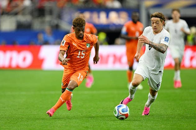 (L-R) Amad Diallo (CIV), Patrick Berg (NOR), JUNE 30, 2026 - Football Soccer : FIFA World Cup, WM, Weltmeisterschaft, Fussball 2026 Round of 32 match between Cote d Ivoire 1-2 Norway at Dallas Stadium in Arlington, Texas, USA.  aflo_336419967 KenjiroxMatsuox