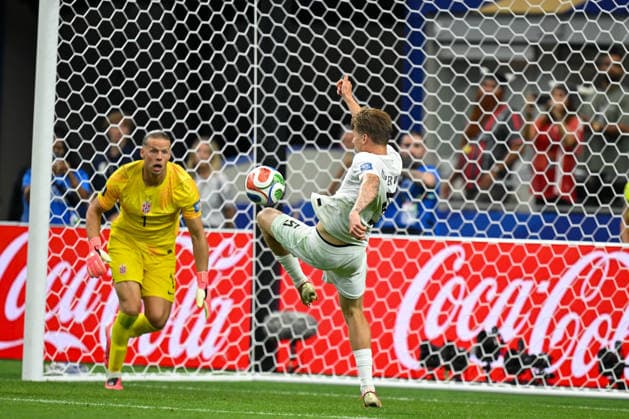 June 30, 2026: Norway defender David MoÂ¸ller Wolfe (5) blocks a shot during the FIFA World Cup, WM, Weltmeisterschaft, Fussball Round of 32 matchup between CoÂ te d Ivoire and Norway at Dallas Stadium in Arlington, Texas. Cal Media Arlington USA - ZUMAc04_ 20260630_zma_c04_086 Copyright: xMichaelxDornx