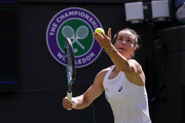 (260701) -- LONDON, July 1, 2026 -- Lois Boisson of France serves during the women s singles first round match against Elena Rybakina of Kazakhstan at Wimbledon tennis Championship in London, Britain, on June 30, 2026. (Photo by Xinhua) (SP)BRITAIN-LONDON-TENNIS-WIMBLEDON-WOMEN S SINGLES DinendraxHaria 