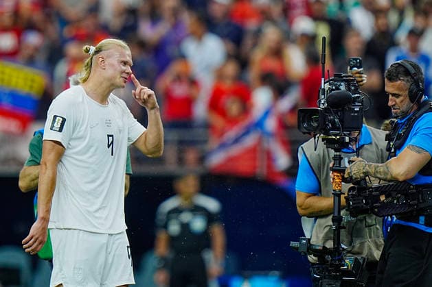 Fotball-VM 2026: Elfenbenskysten - Norge Arlington, Texas , USA 20260630. Erling Braut Haaland etter 16-delsfinalen mellom Elfenbenskysten og Norge under fotball-VM 2026 pa Dallas stadion. Foto: Terje Pedersen NTB Arlington, Texas USA EDITORIAL USE ONLY. RESTRICTED USE FOR BETTING COMPANIES Ref:_SPOOCbuzUFScB8.jpg *** 2026 FIFA World Cup: Ivory Coast vs. Norway, Arlington, Texas, USA 20260630 Erling Braut Haaland after the Round of 16 match between Ivory Coast and Norway during the 2026 FIFA World Cup at Dallas Stadium. Photo: Terje Pedersen, NTB. Arlington, Texas, USA. EDITORIAL USE ONLY. RESTRICTED USE FOR BETTING COMPANIES.  Copyright: xTerjexPedersenx xNTBx