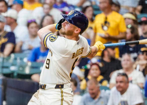 Milwaukee Brewers first baseman Jake Bauers hits a home run in the fifth inning of the MLB, Baseball Herren, USA game between the Cincinnati Reds and the Milwaukee Brewers at American Family Field in Milwaukee, Wisconsin on Tuesday, June 30, 2026.  MIL20260630821 TANNENxMAURY