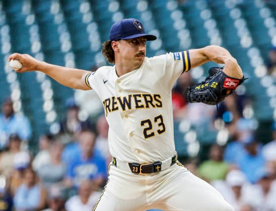 Milwaukee Brewers starting pitcher Brandon Sproat throws in the first inning of the MLB, Baseball Herren, USA game between the Cincinnati Reds and the Milwaukee Brewers at American Family Field in Milwaukee, Wisconsin on Tuesday, June 30, 2026.  MIL20260630807 TANNENxMAURY