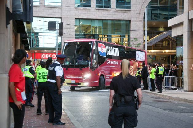 Toronto, 300626. The arrival of the Croatian football team at the hotel on the eve of the match with Portugal. Photo: Boris Kovacev CROPIX Copyright: xxBorisxKovacevx toronto_dolazak18-300726