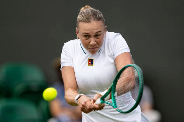 (260701) -- LONDON, July 1, 2026 -- Amanda Anisimova of the United States returns the ball during the women s singles first round match against Lina Gjorcheska of North Macedonia at Wimbledon tennis Championship in London, Britain, on June 30, 2026. (Photo by Xinhua) (SP)BRITAIN-LONDON-TENNIS-WIMBLEDON-WOMEN S SINGLES StephenxChung 