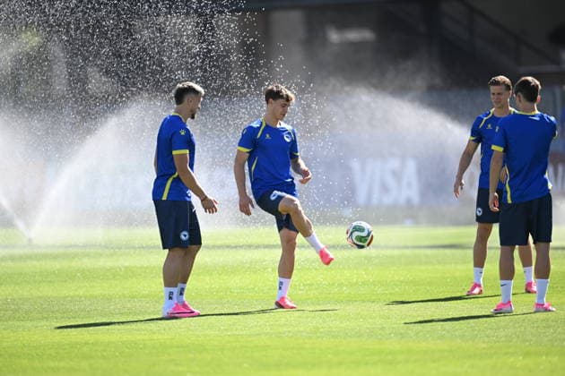 FIFA World Cup, WM, Weltmeisterschaft, Fussball 2026: Training session of Bosnia and Herzegovina in San Jose, California SAN JOSE, CALIFORNIA - JUNE 30: Players of team Bosnia Herzegovina attend a training session at PayPal Park in San Jose on June 30, 2026 ahead of the 2026 FIFA World Cup Round 32 match between USA vs Bosnia and Herzegovina at the San Francisco Stadium (Levi s Stadium) in Santa Clara, California, United States. Tayfun Coskun Anadolu California United States. Editorial use only. Please get in touch for any other usage.  Copyright: x2026xAnadoluxTayfunxCoskunx