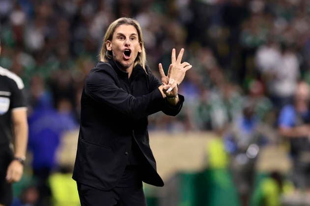 FIFA World Cup, WM, Weltmeisterschaft, Fussball 2026 - Round of 32 - Mexico vs Ecuador Ecuador s head coach Sebastian Beccacece gestures during the FIFA World Cup 2026 Round of 32 match Mexico against Ecuador in Mexico City, Mexico, 30 June 2026. Mexico City Mexico  Copyright: xJOSExMENDEZx