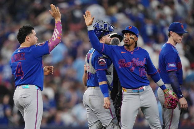 June 30, 2026, Toronto, On, CANADA: New York Mets Francisco Alvarez (4) and Francisco Lindor (12) celebrate after defeating the Toronto Blue Jays in MLB, Baseball Herren, USA baseball action in Toronto on Tuesday, June 30, 2026. Canada News - June 30, 2026  - ZUMAc35_ 20260630_zaf_c35_083 Copyright: xNathanxDenettex
