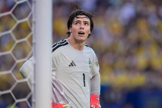 Fußball, WM 2026, 20260630, Frankreich - Schweden. Im Bild Torwart Jacob WIDELL ZETTERSTRÖM (Schweden, 1). East Rutherford New-York-New-Jersey-Stadion New Jersey Vereinigte Staaten von Amerika *** Soccer, 2026 World Cup, 20260630, France vs. Sweden. Pictured: Sweden goalkeeper Jacob WIDELL ZETTERSTRÖM, 1 East Rutherford, New York, New Jersey, Stadium, New Jersey, United States of America Copyright: Passion2Press MarkusxFischerx
