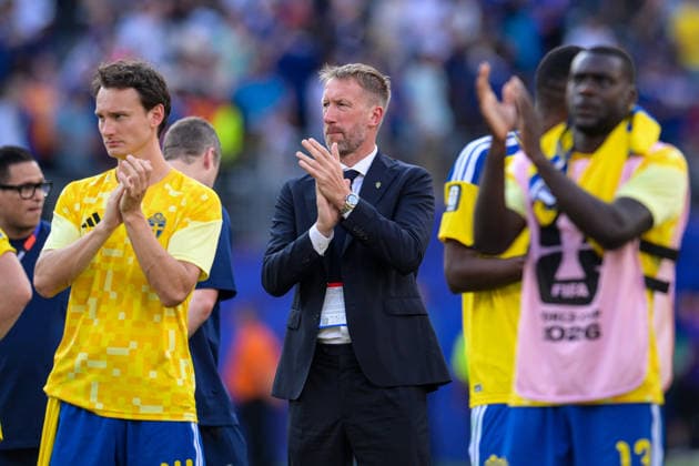 Fußball, WM 2026, 20260630, Frankreich - Schweden. Im Bild Trainer Schweden Graham POTTER applaudiert, Fans. East Rutherford New-York-New-Jersey-Stadion New Jersey Vereinigte Staaten von Amerika *** Soccer, 2026 World Cup, 20260630, France vs. Sweden. Pictured: Sweden s coach Graham POTTER applauds, fans at East Rutherford, New York, New Jersey Stadium, New Jersey, United States of America Copyright: Passion2Press MarkusxFischerx