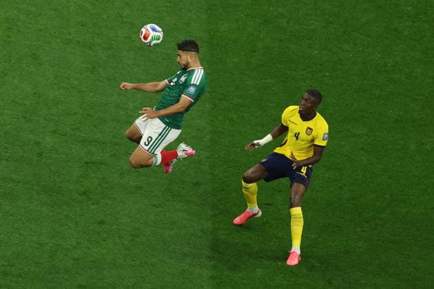FIFA World Cup, WM, Weltmeisterschaft, Fussball 2026 - Round of 32 - Mexico vs Ecuador Raul Jimenez (L) of Mexico in action against Joel Ordonez of Ecuador during the FIFA World Cup 2026 Round of 32 match Mexico against Ecuador in Mexico City, Mexico, 30 June 2026. Ciudad de Mexico Mexico  Copyright: xISAACxESQUIVELx