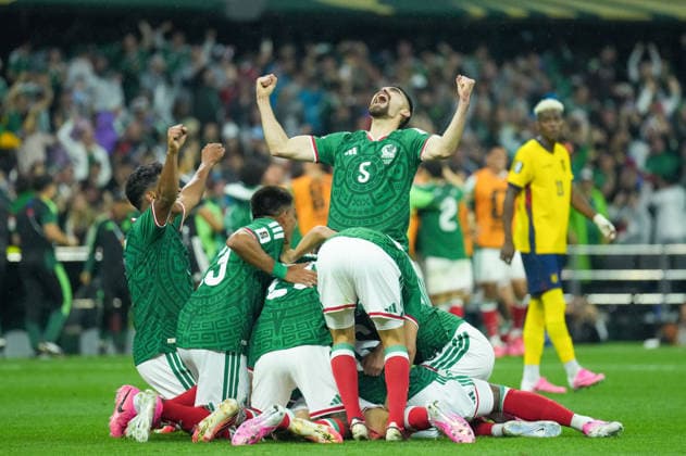 Mexico v Ecuador - FIFA World Cup, WM, Weltmeisterschaft, Fussball 2026 - Round of 32 MEXICO CITY, MEXICO - JUNE 30: Players of Mexico celebrate after a goal during the 2026 FIFA World Cup Round of 32 match between Mexico and Ecuador at Mexico Stadium (Estadio Azteca) in Mexico City, Mexico on June 30, 2026. Juancho Torres Anadolu Mexico City Mexico. Editorial use only. Please get in touch for any other usage.  Copyright: x2026xAnadoluxJuanchoxTorresx