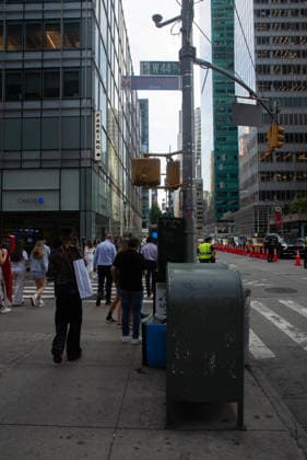 June 30, 2026, New York City, New York, USA: The New York City Department of Transportation hung orange and blue signs with the names and jersey numbers of each New York Knick basketball player at intersections along Sixth and Seventh Avenues in New York City. Knicks player Landry Shamet honored at the intersection of West 44th street and Sixth Avenue. New York City USA - ZUMAt442 20260630_znp_t442_011 Copyright: xBillyxTompkinsx