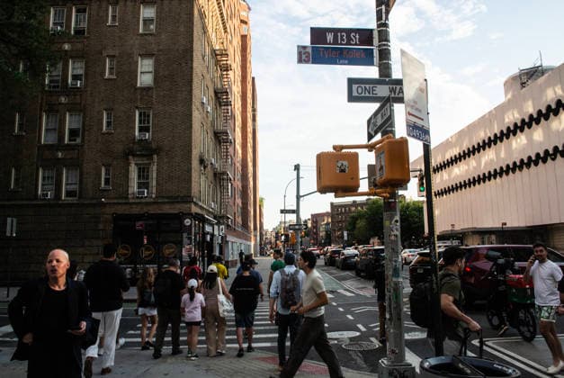 June 30, 2026, New York City, New York, USA: The New York City Department of Transportation hung orange and blue signs with the names and jersey numbers of each New York Knick basketball player at intersections along Sixth and Seventh Avenues in New York City. Knicks player Tyler Kolek honored at the intersection West 13th street and Seventh Avenue. New York City USA - ZUMAt442 20260630_znp_t442_023 Copyright: xBillyxTompkinsx