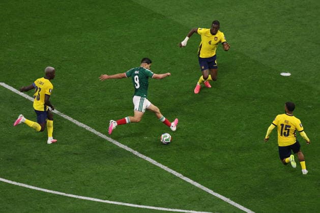 FIFA World Cup, WM, Weltmeisterschaft, Fussball 2026 - Round of 32 - Mexico vs Ecuador Raul Jimenez (C) of Mexico scores the 2-0 goal during the FIFA World Cup 2026 Round of 32 match Mexico against Ecuador in Mexico City, Mexico, 30 June 2026. Ciudad de Mexico Mexico  Copyright: xISAACxESQUIVELx