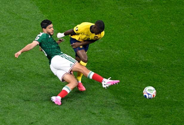 (260701) -- MEXICO CITY, July 1, 2026 -- Raul Jimenez (L) of Mexico vies with Joel Ordonez of Ecuador during the round of 32 match between Mexico and Ecuador at the 2026 FIFA World Cup, WM, Weltmeisterschaft, Fussball at the Mexico City Stadium, Mexico, June 30, 2026. ) (SP)MEXICO-MEXICO CITY-FOOTBALL-FIFA WORLD CUP-ROUND OF 32-MEX VS ECU LixMuzi 