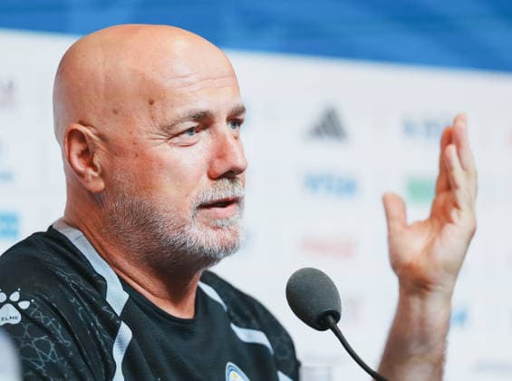 (260701) -- SAN FRANCISCO, July 1, 2026 -- Sergej Barbarez, head coach of Bosnia and Herzegovina, attends a press conference, PK, Pressekonferenz ahead of round of 32 match between the United States and Bosnia and Herzegovina at the 2026 FIFA World Cup, WM, Weltmeisterschaft, Fussball at San Francisco Bay Area Stadium in San Francisco, the United States, June 30, 2026. ) (SP)U.S.-SAN FRANCISCO-FOOTBALL-FIFA WORLD CUP-PRESS CONFERENCE-BIH XuxChang 
