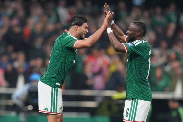 Mexico v Ecuador Round of 32 - FIFA World Cup, WM, Weltmeisterschaft, Fussball 2026 Raul Jimenez 9 and Julian Quinones 16 of Mexico national team, Nationalteam celebrating after scoring a goal during the FIFA Word Cup 2026 round of 32 match between Mexico and Ecuador at Mexico City Stadium. on June 30, 2026 in Mexico City, Mexico. (Photo by Ian Robles Eyepix Group) Copyright: xIanxRobles xEyepixxGroupx EL_30062026_189775JPEG