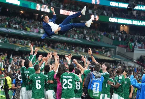 Mexico v Ecuador - FIFA World Cup, WM, Weltmeisterschaft, Fussball 2026 - Round of 32 MEXICO CITY, MEXICO - JUNE 30: Players of Mexico celebrate after the 2026 FIFA World Cup Round of 32 match between Mexico and Ecuador at Mexico Stadium (Estadio Azteca) in Mexico City, Mexico on June 30, 2026. Juancho Torres Anadolu Mexico City Mexico. Editorial use only. Please get in touch for any other usage.  Copyright: x2026xAnadoluxJuanchoxTorresx
