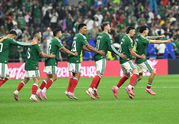(260701) -- MEXICO CITY, July 1, 2026 -- Players of Mexico celebrate victory after the round of 32 match between Mexico and Ecuador at the 2026 FIFA World Cup, WM, Weltmeisterschaft, Fussball at the Mexico City Stadium, Mexico, June 30, 2026. ) (SP)MEXICO-MEXICO CITY-FOOTBALL-FIFA WORLD CUP-ROUND OF 32-MEX VS ECU WuxWei 