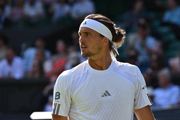 2026 Wimbledon - Alexander Zverev Alexander Zverev (GER) during his first round match at the 2025 Wimbledon Tennis Championships at the AELTC in London, GREAT BRITAIN, on JuNE 30, 2026. Photo by Corinne Dubreuil ABACAPRESS.COM London  Copyright: xDubreuilxCorinne ABACAx