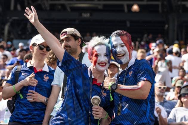 June 30, 2026, Bronx, New York, USA: Fans of France national team, Nationalteam attend Round of 32 elimination game between France and Sweden at New York New Jersey Stadium at Rutherford in New Jersey, USA on June 30, 2026. France won 3 - 0 and progress to Round of 16 against Paraguay. Bronx USA - ZUMAr339 20260630_znp_r339_011 Copyright: xLevxRadinx