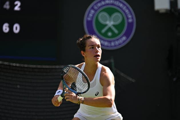 2026 Wimbledon - Lois Boisson Lois Boisson (FRA) during her first round match at the 2025 Wimbledon Tennis Championships at the AELTC in London, GREAT BRITAIN, on JuNE 30, 2026. Photo by Corinne Dubreuil ABACAPRESS.COM London  Copyright: xDubreuilxCorinne ABACAx